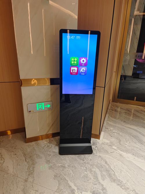 立式廣告機(jī) 高清網(wǎng)絡(luò)宣傳觸摸一體機(jī)在酒店商場的應(yīng)用與價值